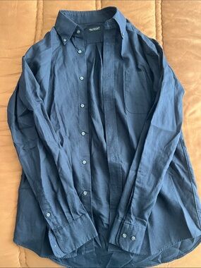 Uniqlo Men's Navy Button-Down Shirt - Classic Long Sleeve